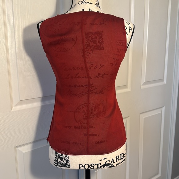 AKRIS Elegant Burgundy Silk Tank - Picture 5 of 7